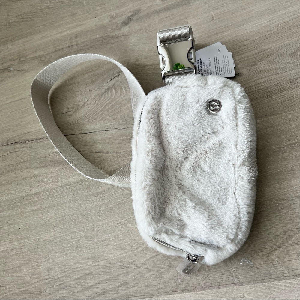 Lulu Lemon Fuzzy White Belt Bag